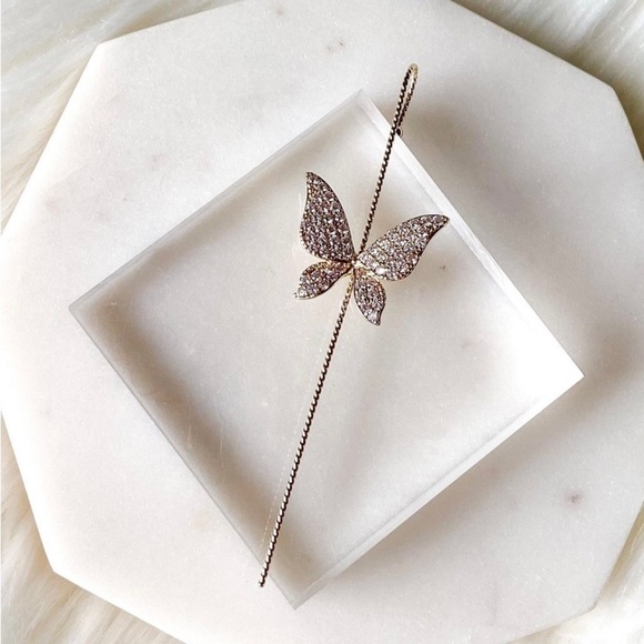 Butterfly ear cuff - Picture 3 of 5